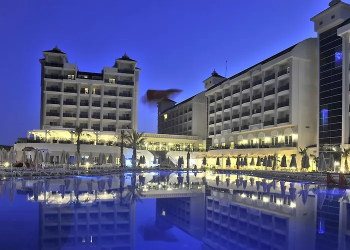 Lake & River Side Hotel & Spa